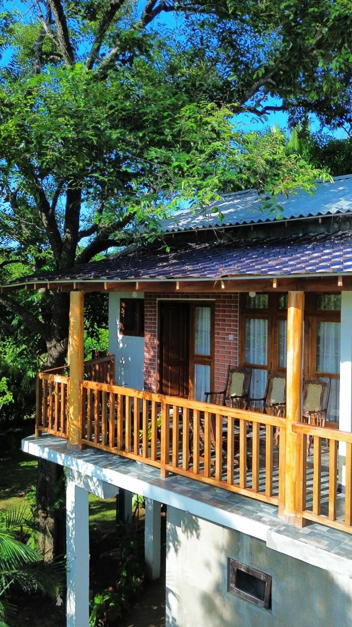 Sigiri Dilu Villa Sigiriya Exterior photo